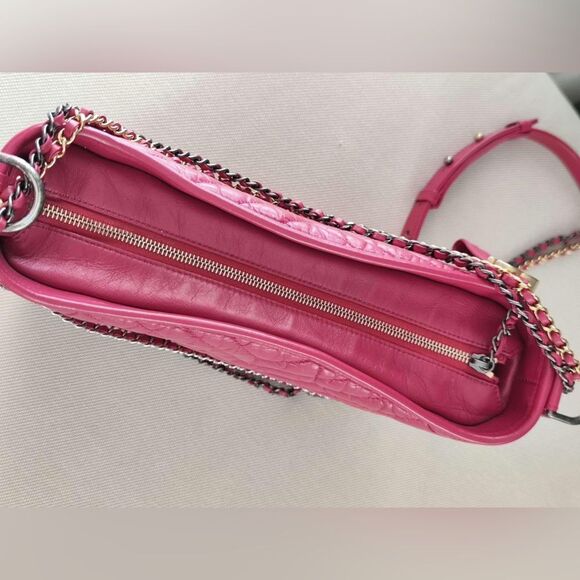 Chanel calfskin Gabrielle hobo Medium in hot pink - Picture 6 of 16